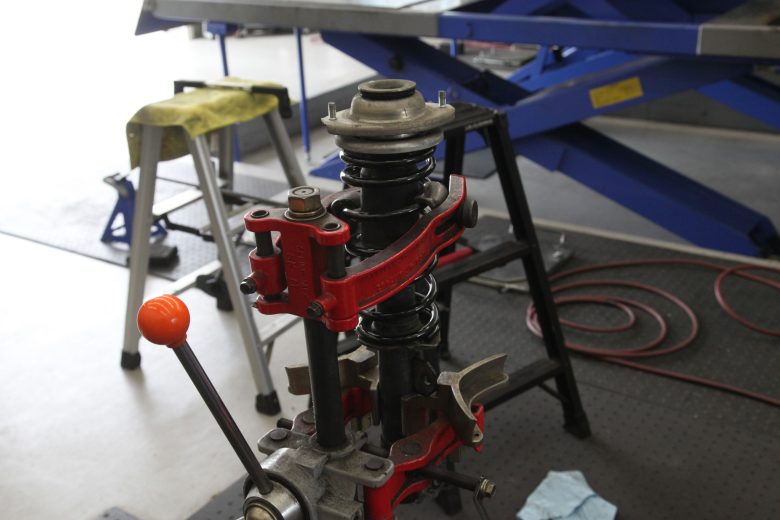 ワゴンR MH23S RS-Rダウンサス取付と四輪アライメント - カー用品持込