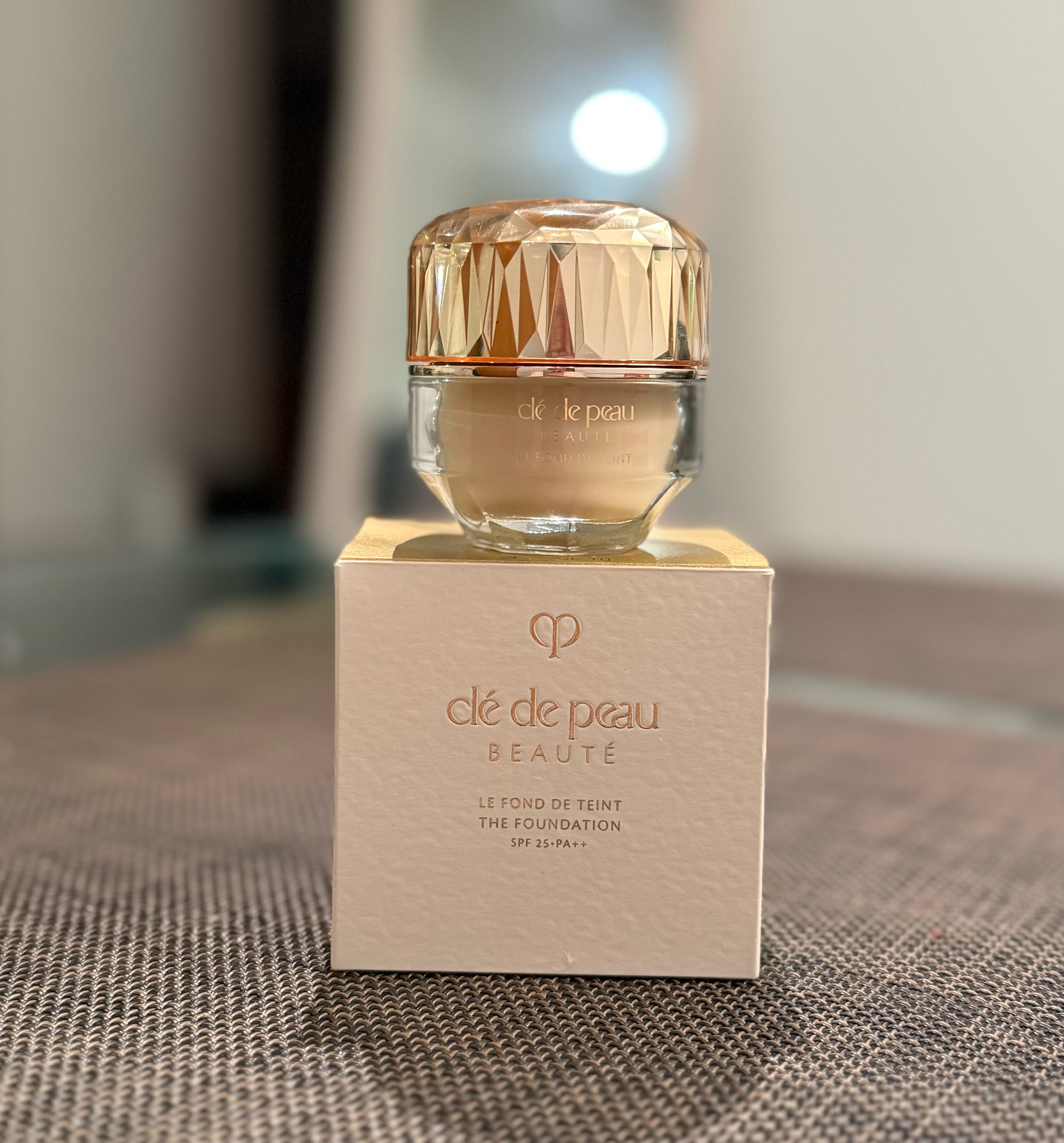 クレ・ド・ポー ボーテ / ル・フォンドゥタンn オークル10の公式商品