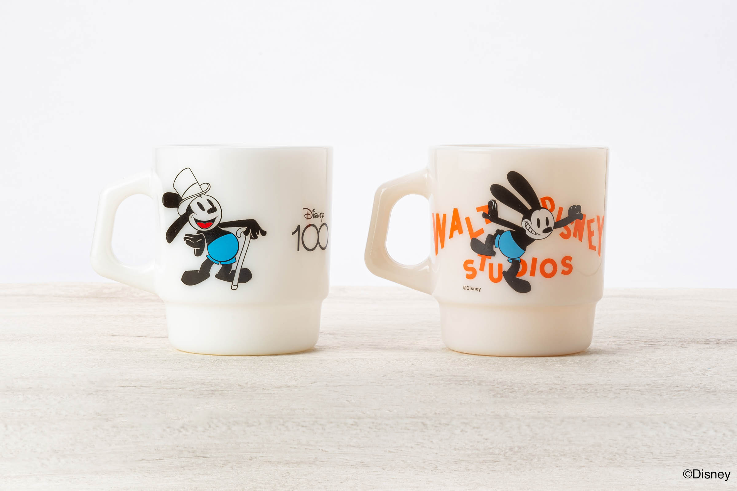 Fire-King Japan より「オズワルド・ザ・ラッキー・ラビット」の