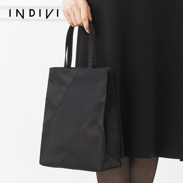 切り替えデザインの手提げバッグ ・ブラック｜東京ソワールオンライン