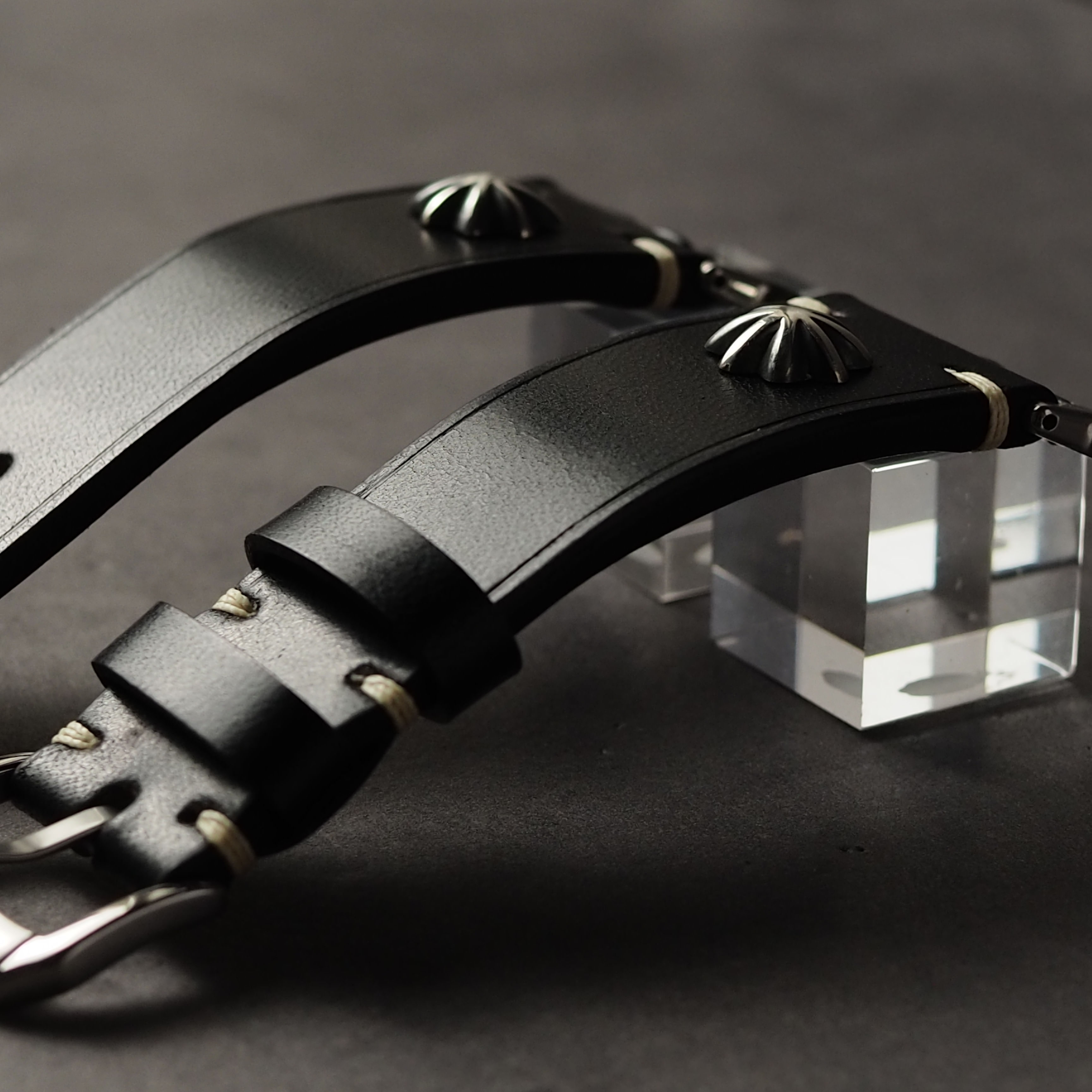 腕時計/アップルウォッチ用ベルト（バンド）【SILVER CONCHO ”クロム