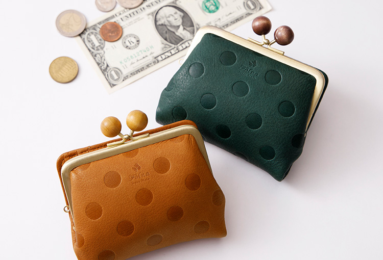 Folna】木玉付がま口ドット素押し二つ折り財布 | 藤巻百貨店