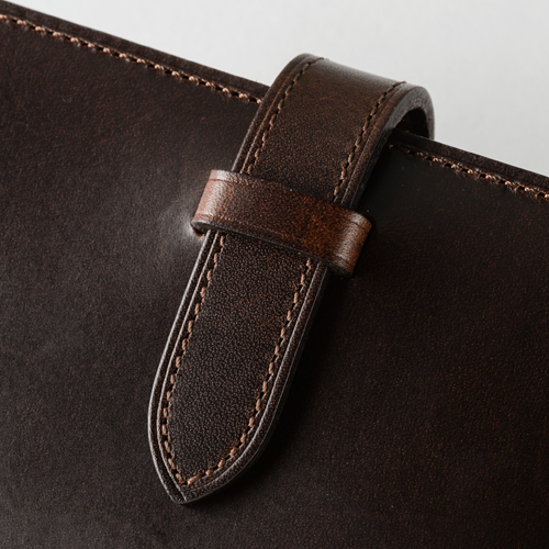 Munekawa】fasten ストラップ付縦長二つ折り財布 | 藤巻百貨店