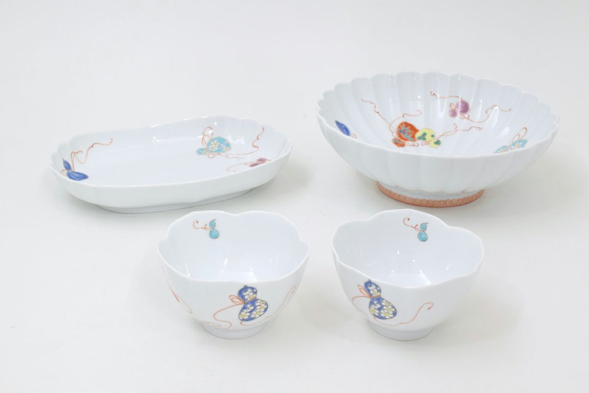 染錦花丸紋 半月型小皿 | 有田焼 深川製磁｜公式オンラインストア