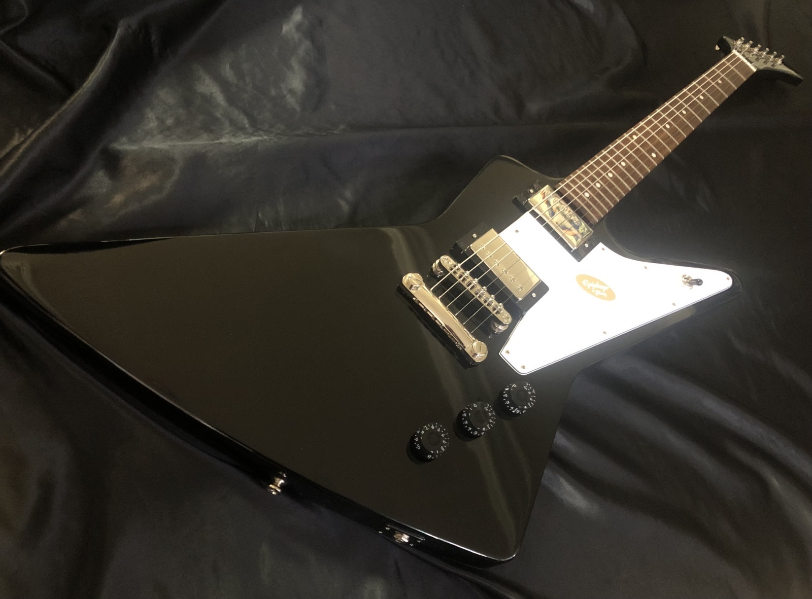 Epiphone Inspired by Gibson / Explorer Ebony (新品) - HR/HMギター