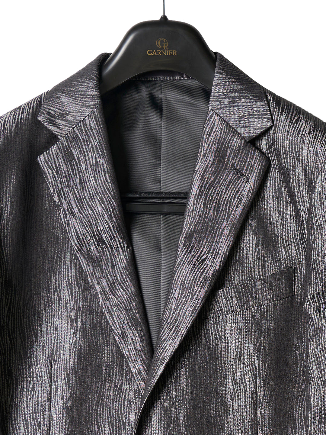 セール特別価格】【残り1点】2BSスリーピーススーツ – GARNIER