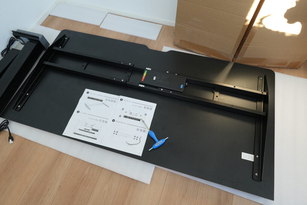 FlexiSpot E7Hをレビュー！配線スリット付き天板CR1407を合わせたら