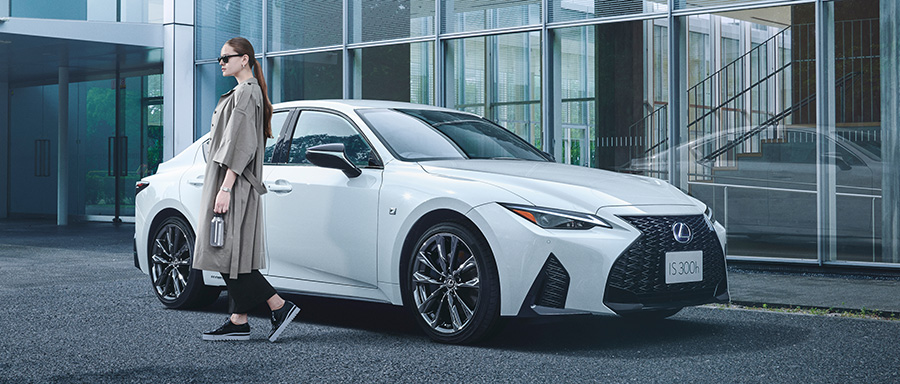 LEXUS、「IS」に特別仕様車“F SPORT Mode Black S”および“F SPORT Mode