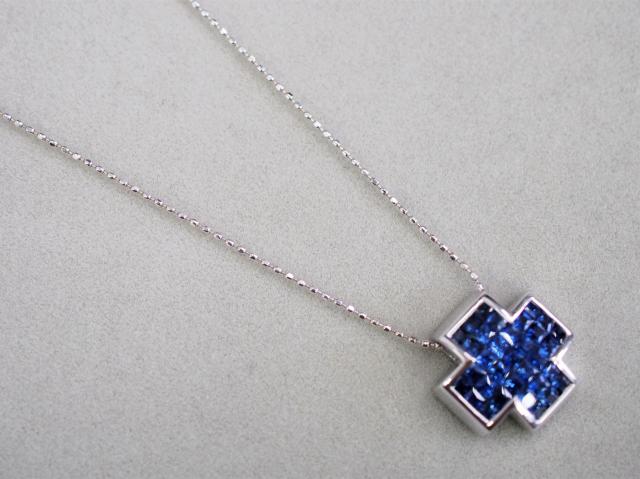 レ・エッセンシャル ペンダントトップ K18WG 2.0g ピンクサファイア