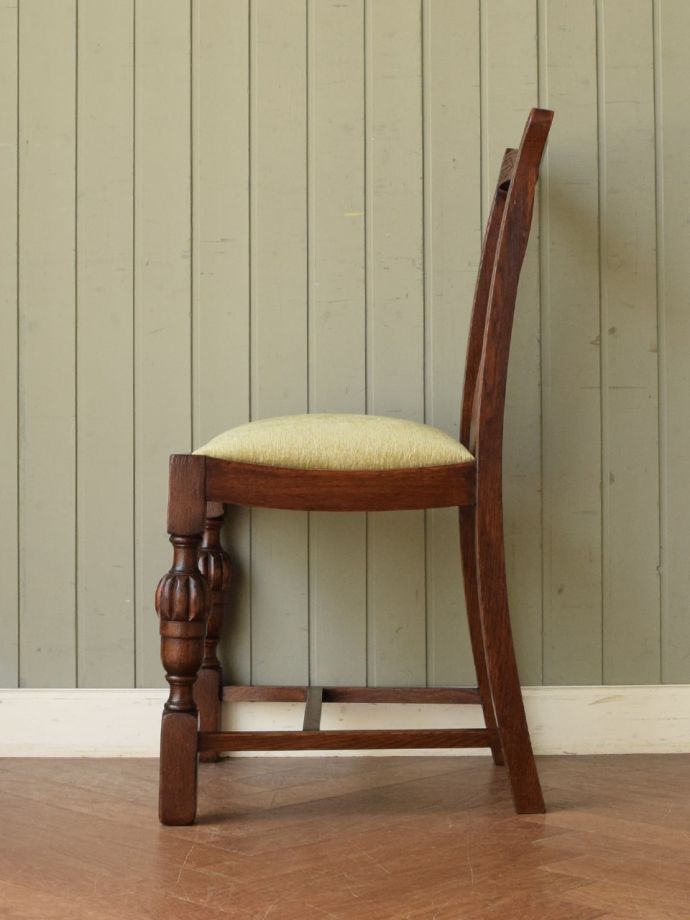 お花の彫が美しいバルボスレッグのアンティークオークチェア(q-503-c