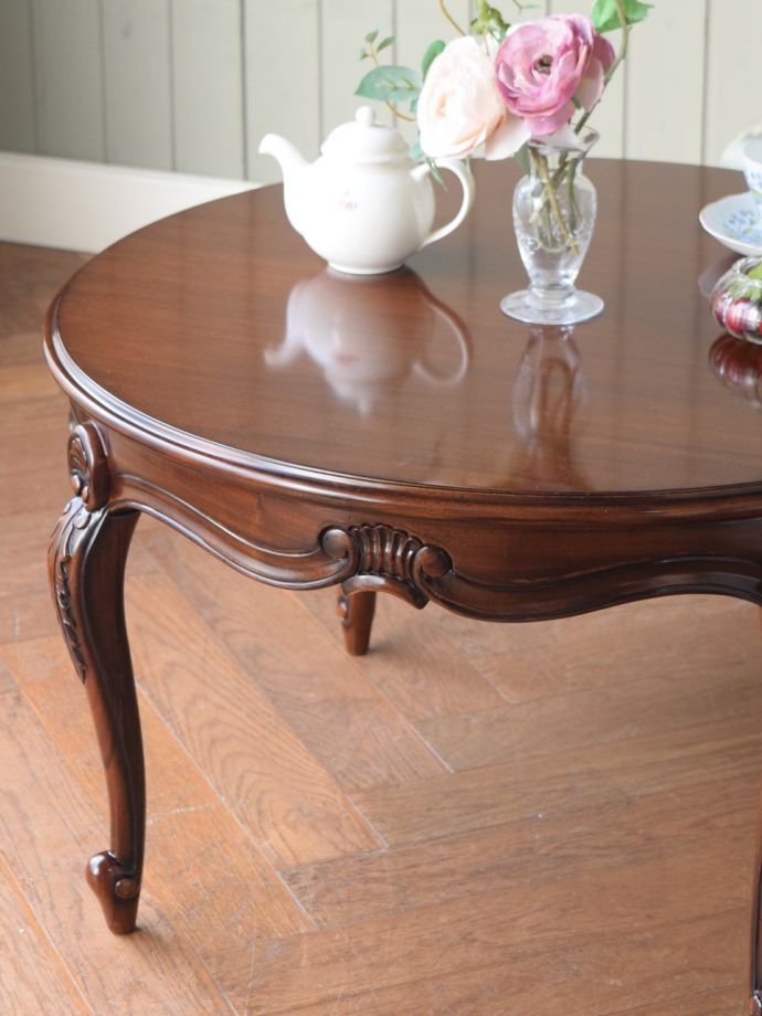 アンティーク調のコーヒーテーブル、猫脚が美しいフレンチ風の家具(y