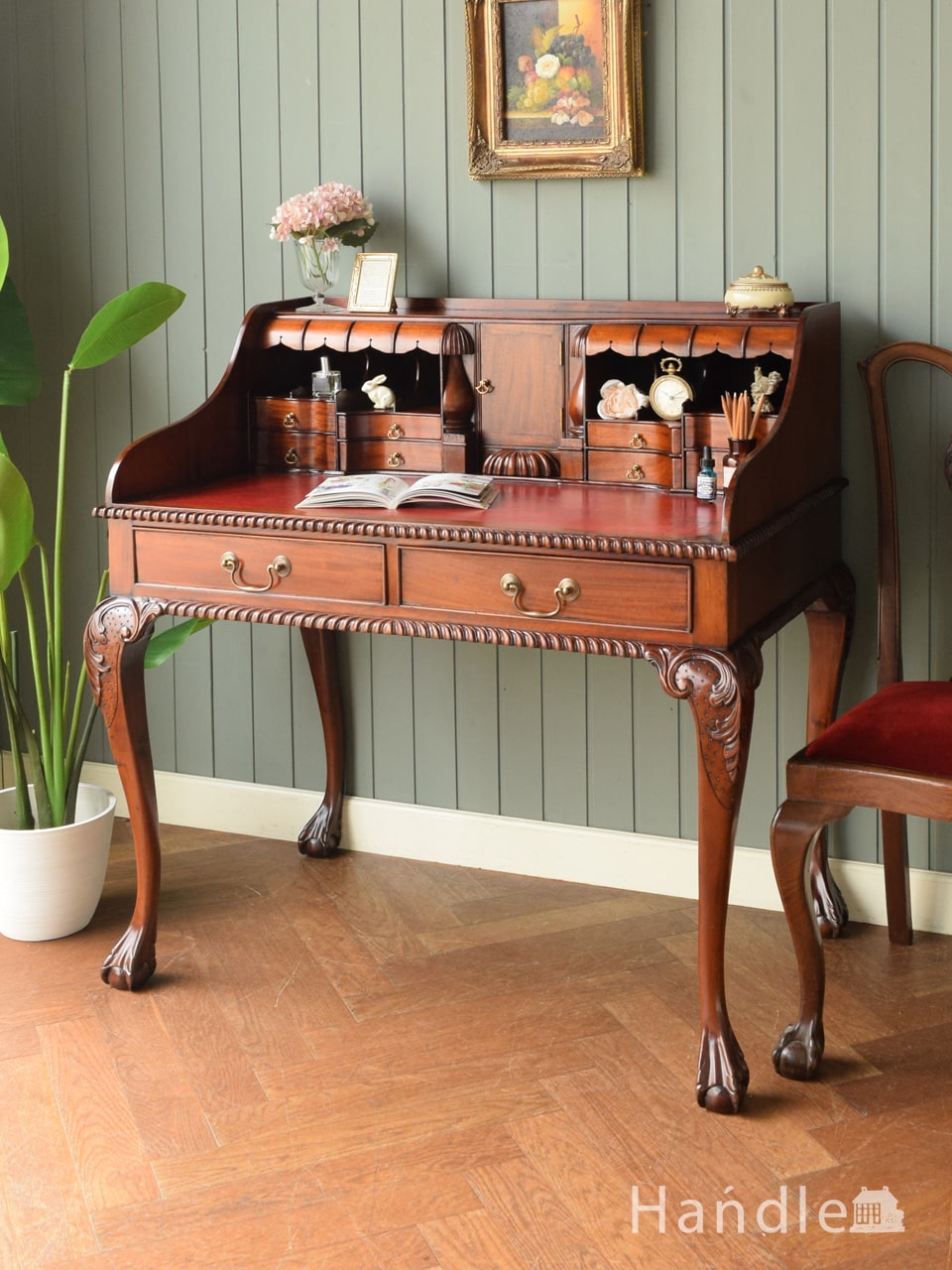 マホガニー材の英国アンティークのデスク、クロウ＆ボールの美しい書斎