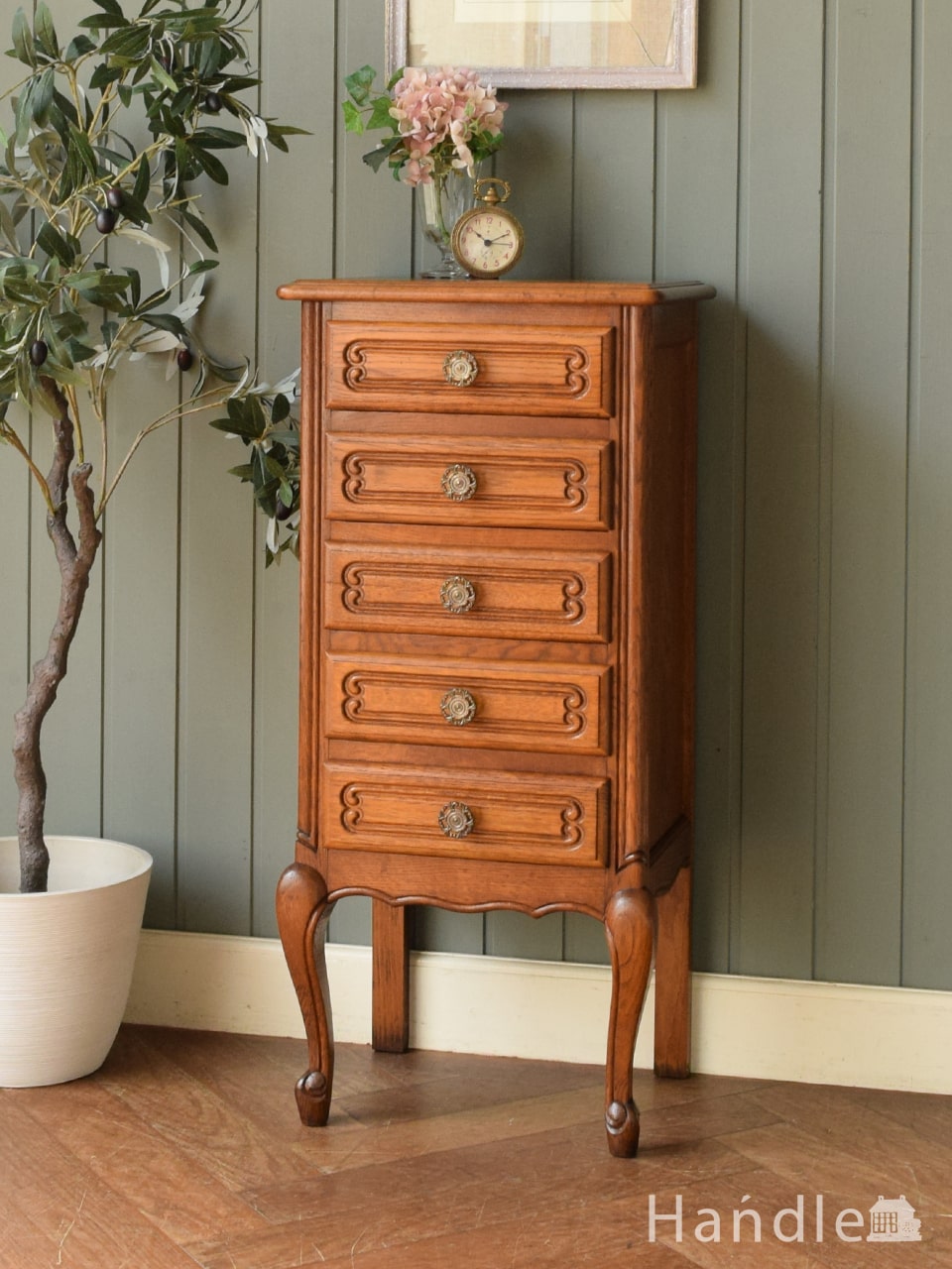 フランスのアンティーク家具、美しい猫脚のナイトテーブル（サイド