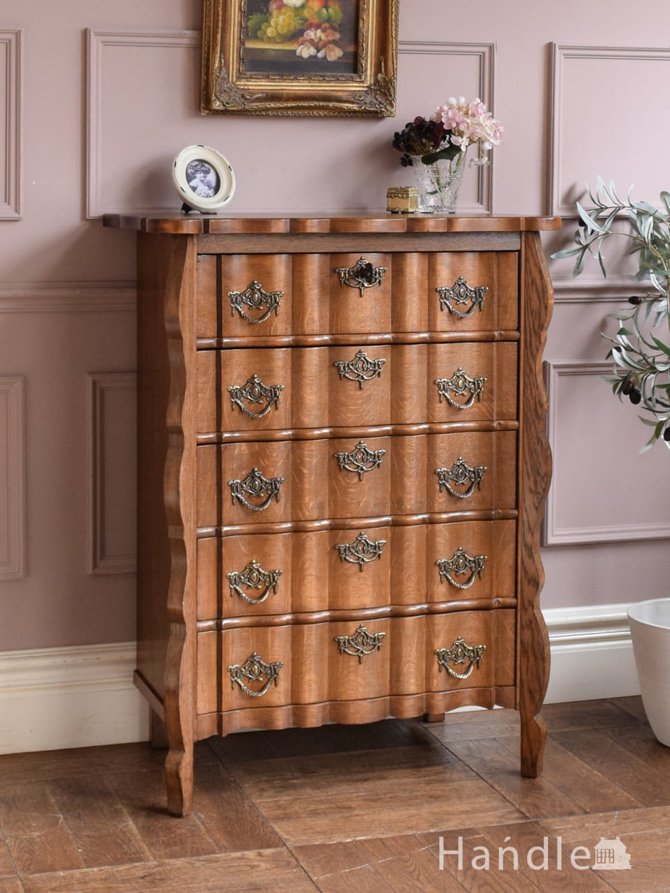 Austin Suite社のコンパクトなヴィンテージ家具、シンプルモダンな