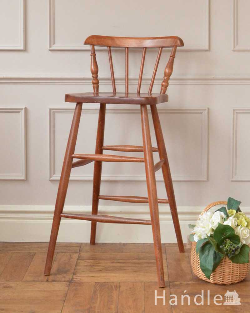 後ろから見てもお洒落なイギリス輸入のアンティークチェア、バース