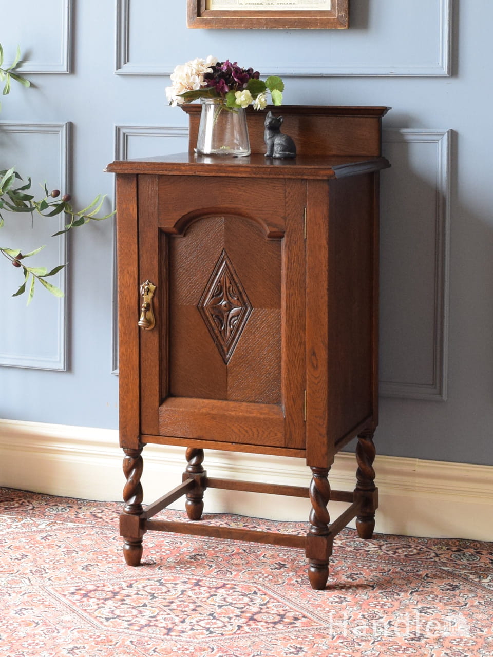 マホガニー材のアンティーク家具、英国のおしゃれなベットサイド