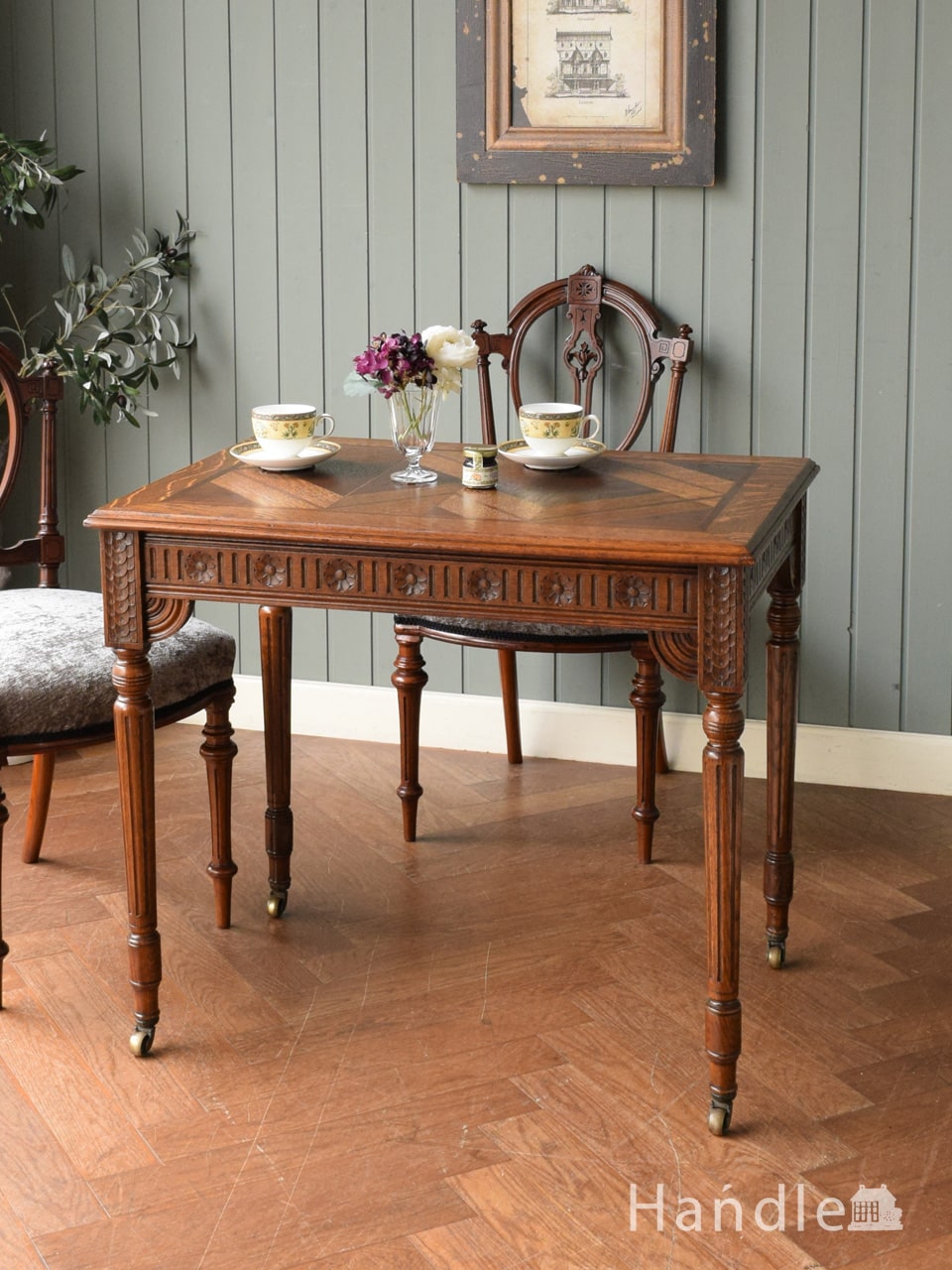 イギリスのアンティーク家具、アイアン脚のシンガーテーブル（ミシン台