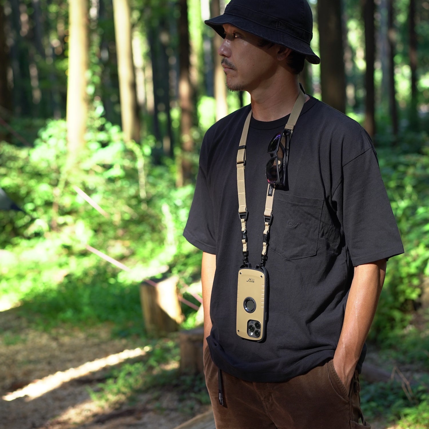 スマホもギアも吊るせる、拡張ストラップ – HATCH