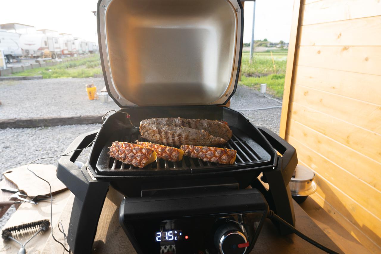 レビュー】家でも本格バーベキューが可能に！ Weberの電気グリル