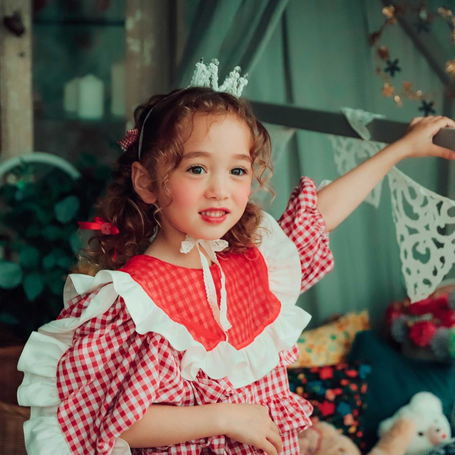 ramarama｜いちごギンガムのフリルドレス｜キッズレンタルドレス