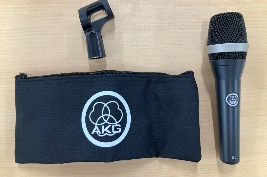 AKG D5-Y3をレビュー。1万円未満で買える本格的なマイク | 弾き語りす