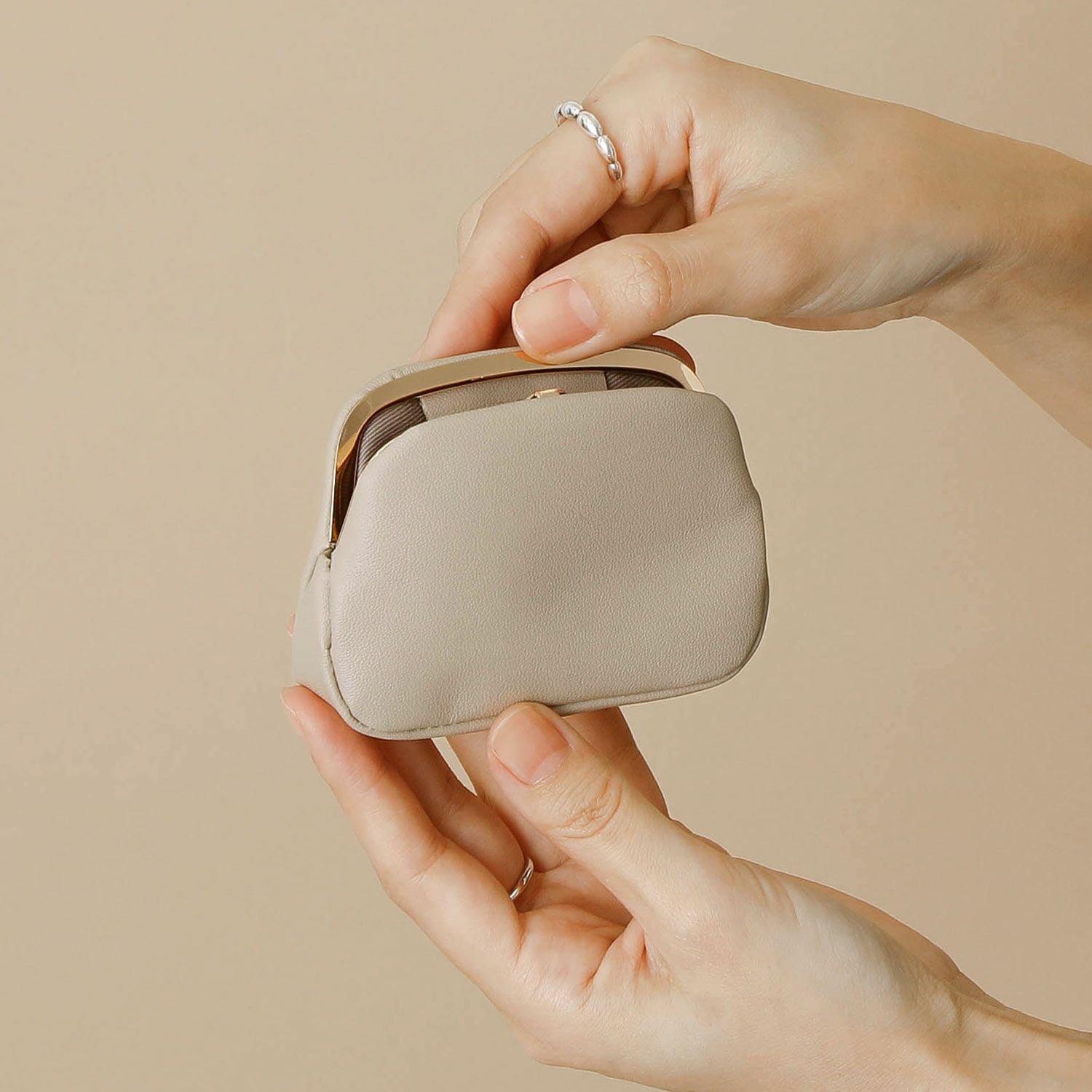 HIGHTIDE ハイタイド | レザーがま口ポーチ S | HIGHTIDE（ハイタイド