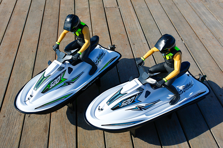 オトナもコドモも楽しめる！｜KYOSHO RC水上バイク│HOT WATER Webマガジン