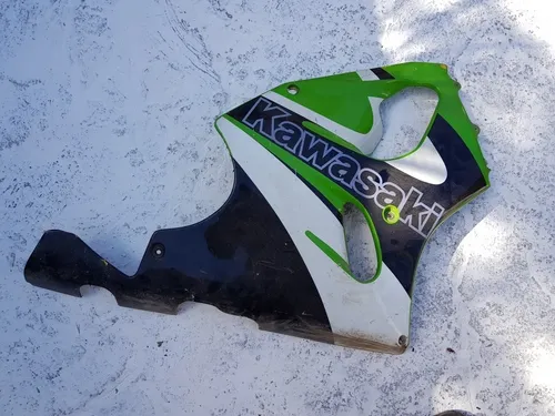 Carenagem Lateral Direito Kawasaki Ninja Zx7 | MercadoLivre