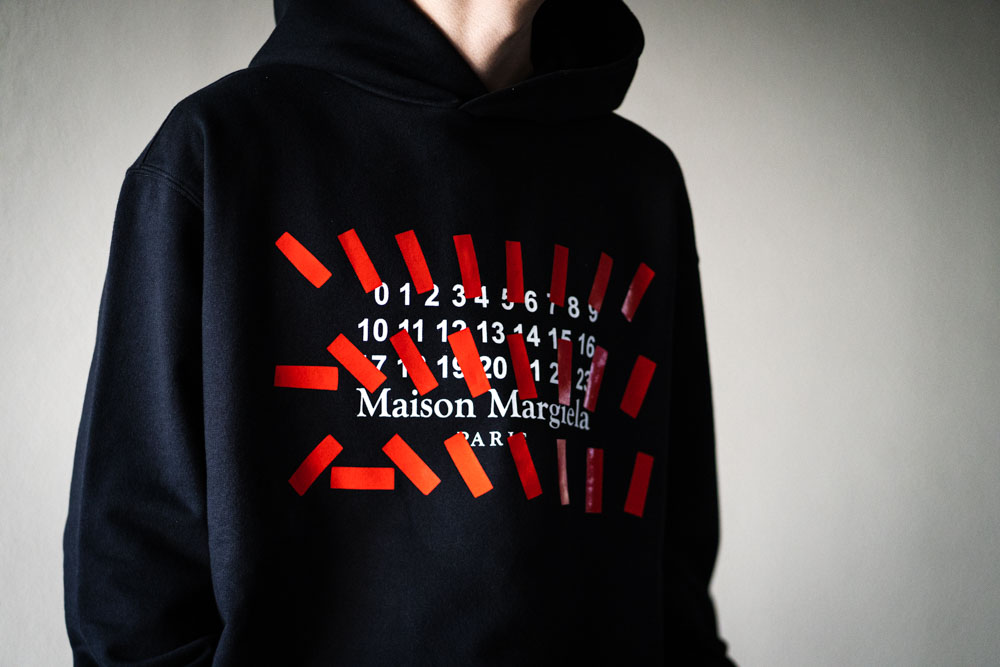 メゾンマルジェラのオーバーサイズパーカー | HUES 福岡セレクトショップ