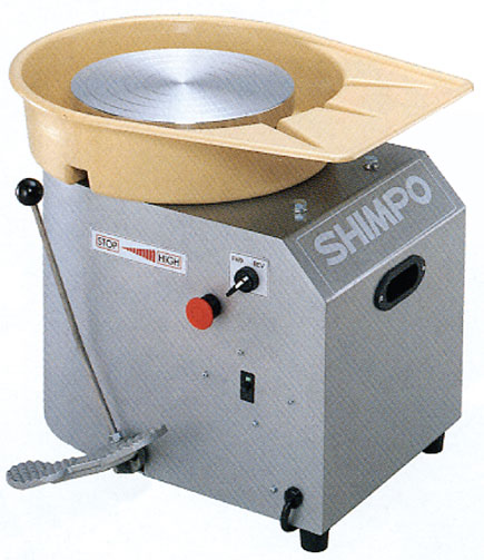 シンポSHIMPOのろくろ – ©hus-10 陶芸を中心にした展覧会企画運営