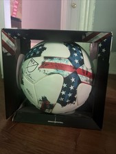 アディダス トルファブリック ブンデスリーガ サッカーボール サイズ5