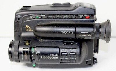 Sony CCD-TR6 8mm Video8 Handycam Video Camera With Charger. (For