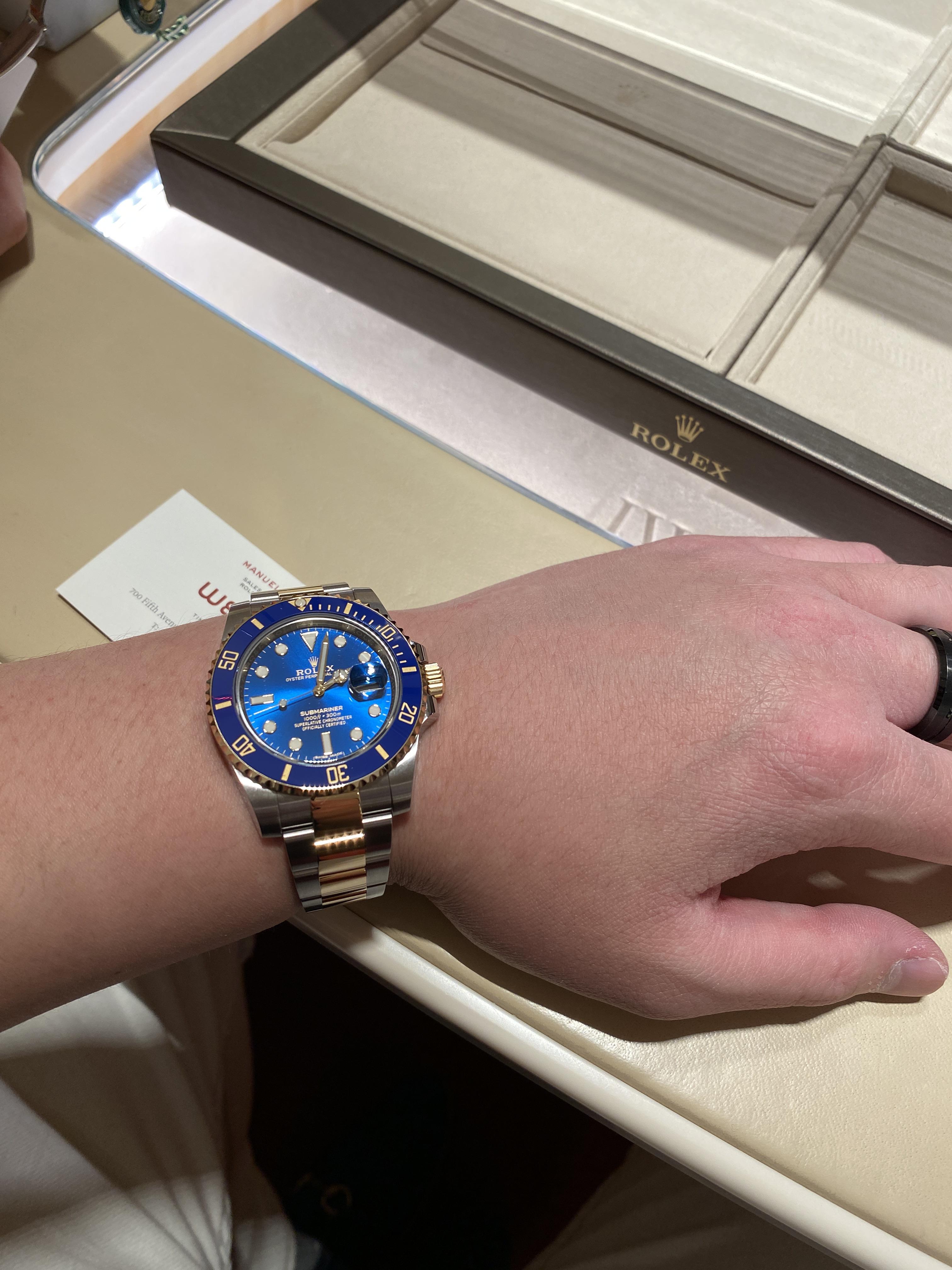 青と金のツートンカラーのサブマリーナ :) : r/rolex