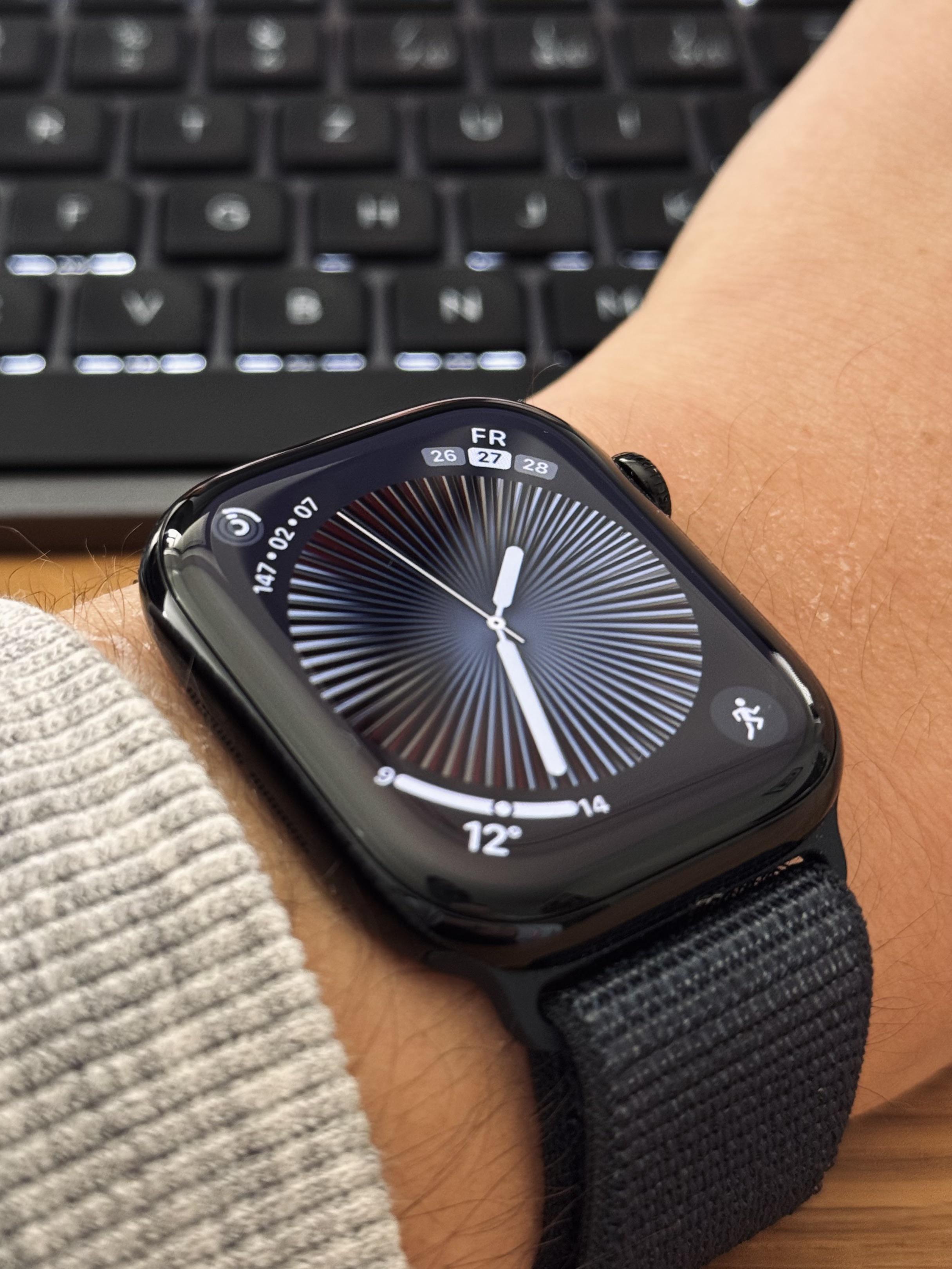 新しい Series 10 46mm ジェットブラックだよ！ : r/AppleWatch