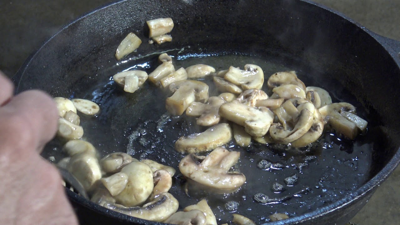 Cooking On An Old OPTIMUS 8R Stove - YouTube