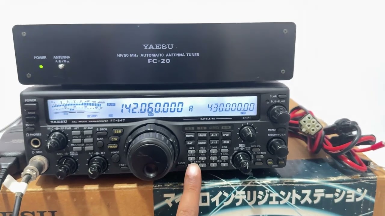 Yaesu FT-847 HF/50/144/430MHz Test-RX HF&VHF - YouTube