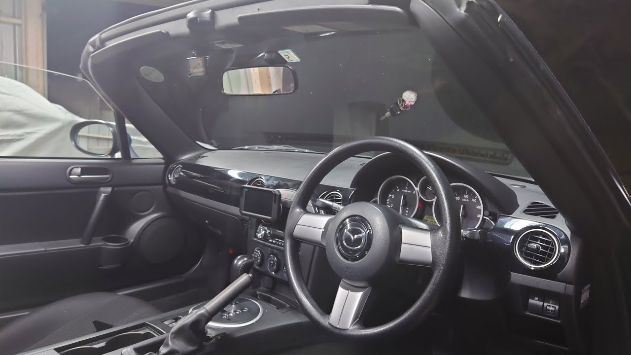 マツダ・ロードスター NC サンバイザー修理 - YouTube