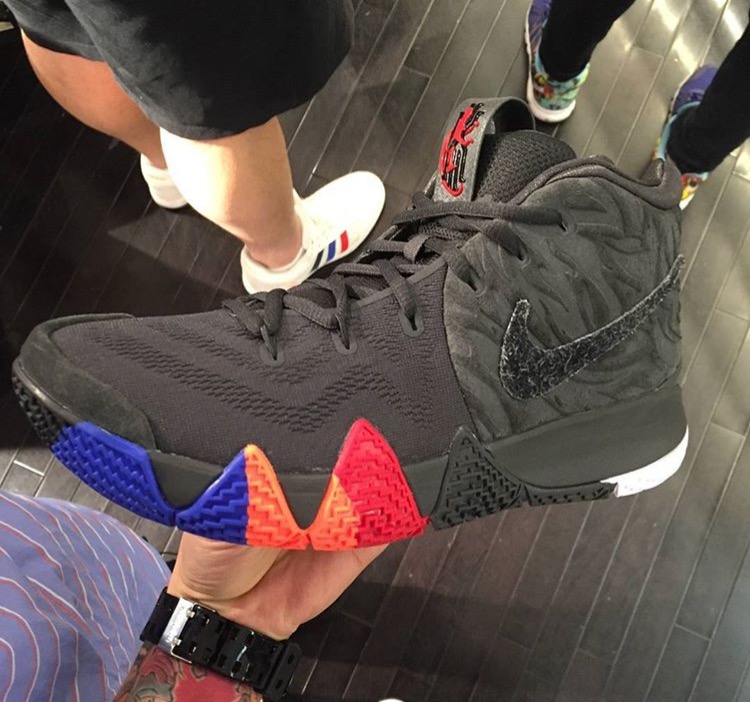 香港発売！『ナイキ カイリー4 “イヤー オブ ザ モンキー”』登場