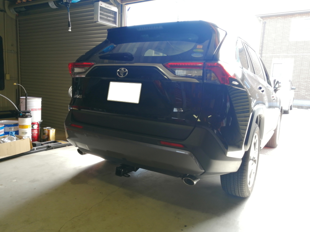 ギガテックス・モーターストヨタ RAV4 AXAH54 へヒッチメンバーの