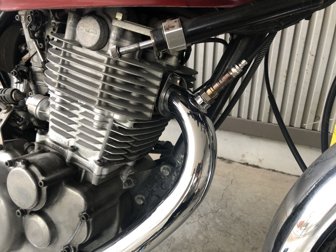 SR400FIのエキパイをキャブ車に装着 | SR400 Funny Innovation