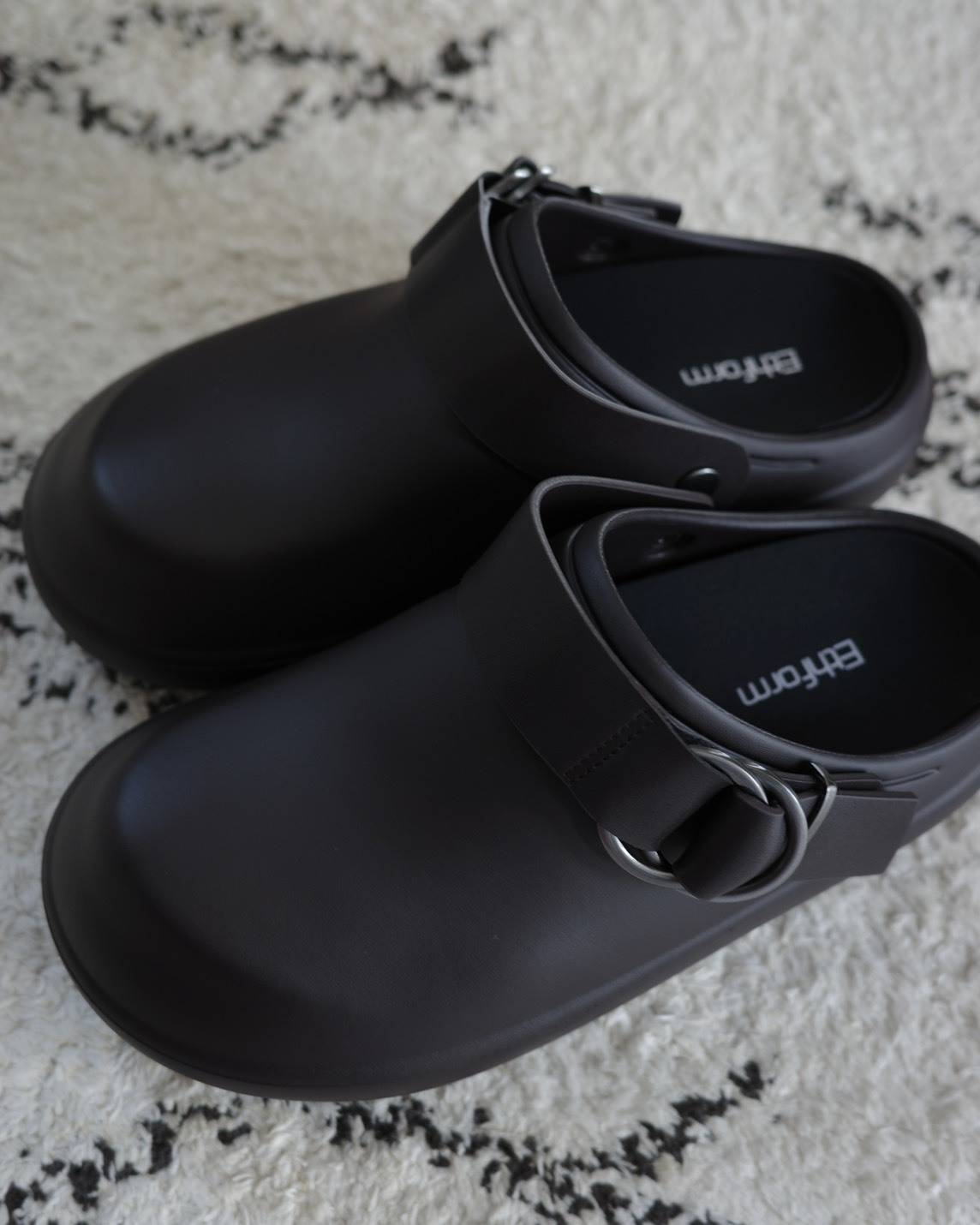 旬“ブラウン”で足元から秋支度を♡履きやすさとこなれ見えが叶う