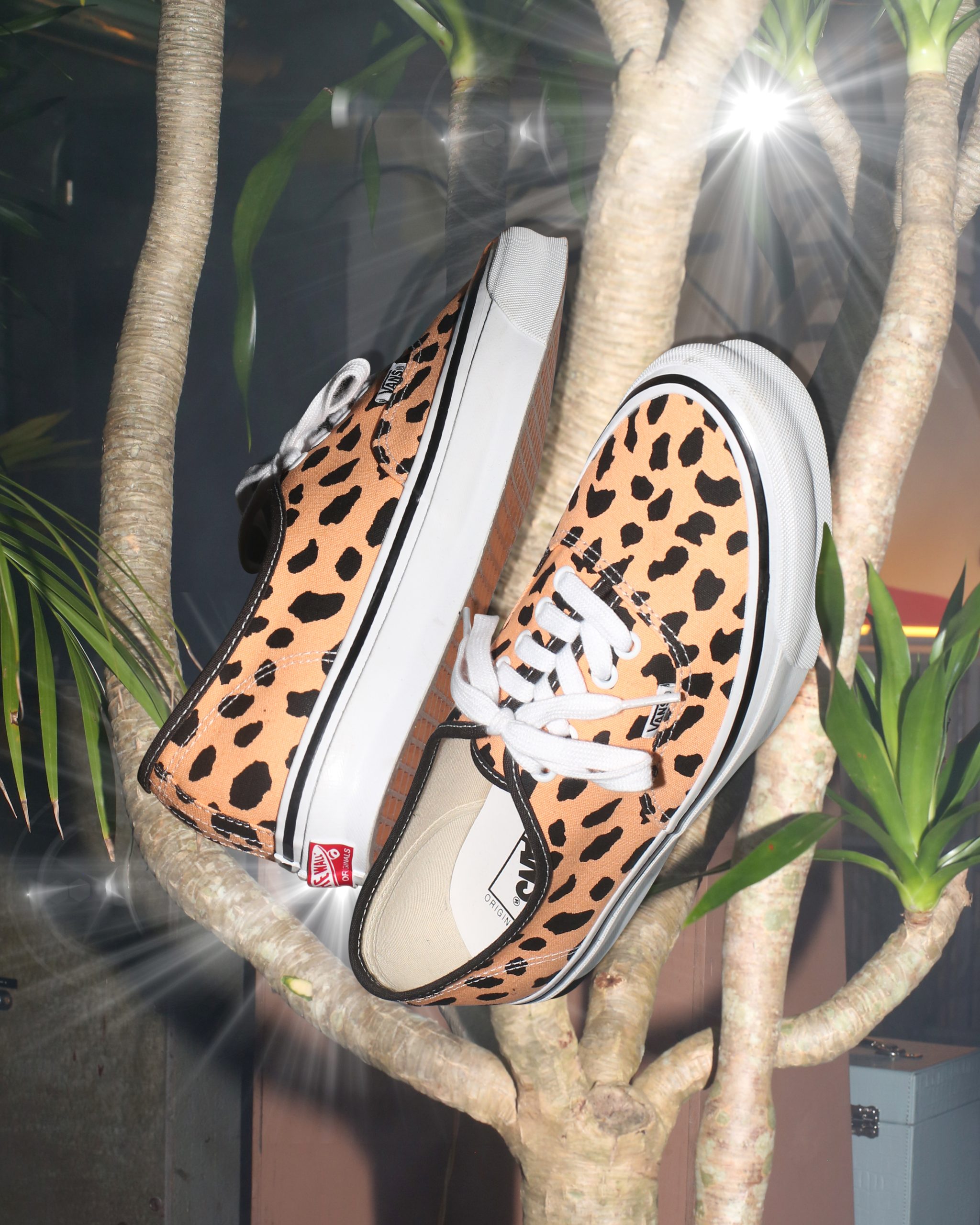 ヴォルト・バイ・ヴァンズ」×「ワコマリア」のコラボスニーカー - TOKION