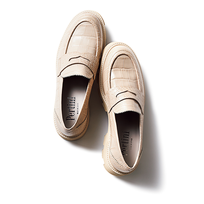 公園に行けるキレイめローファー4選】“ペルティニ”がオシャレママの新