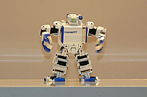 世界最小ヒューマノイド「i-SOBOT」登場：タカラトミーTOYフォーラム