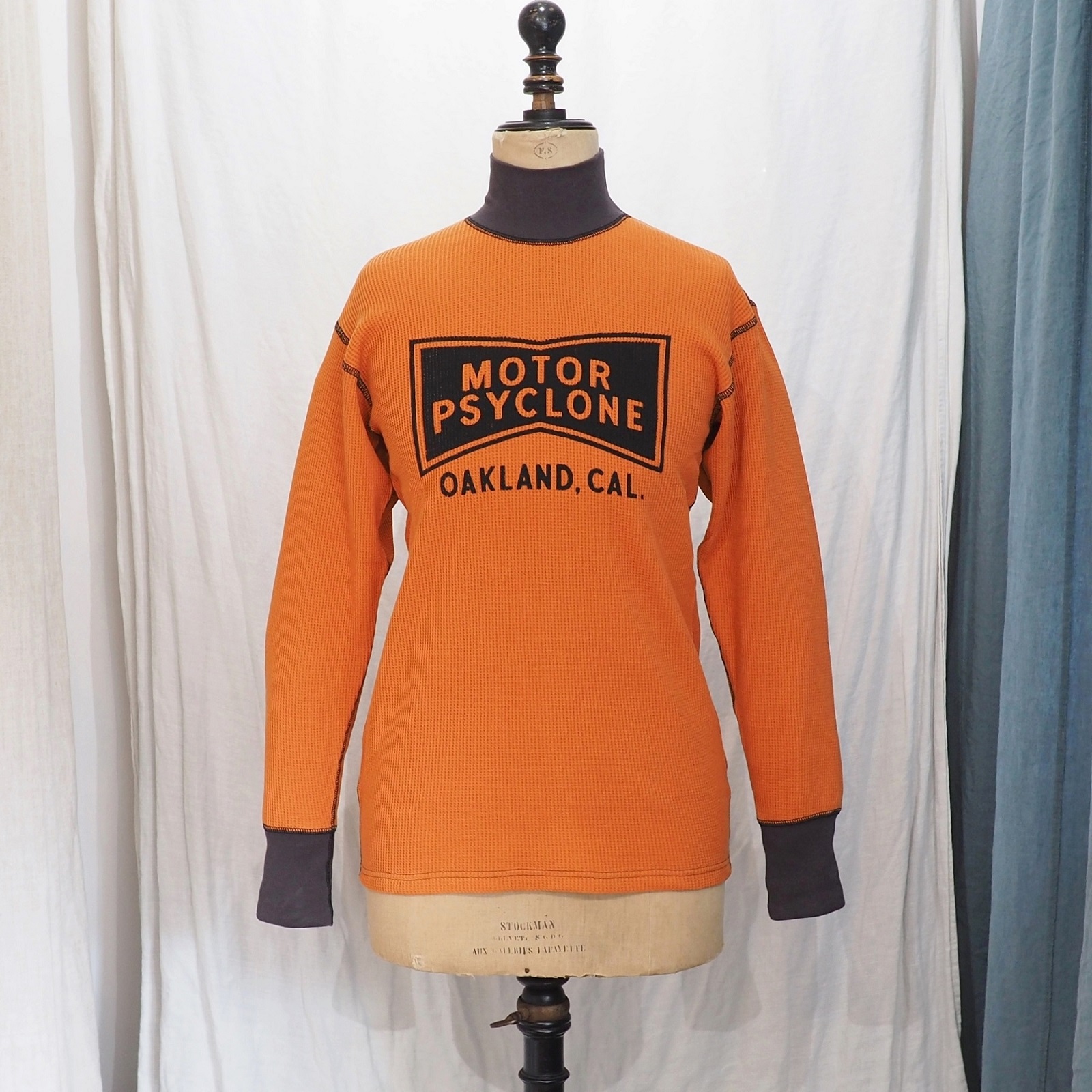 フリーホイーラーズ ハイネック ロングスリーブ プリントサーマル