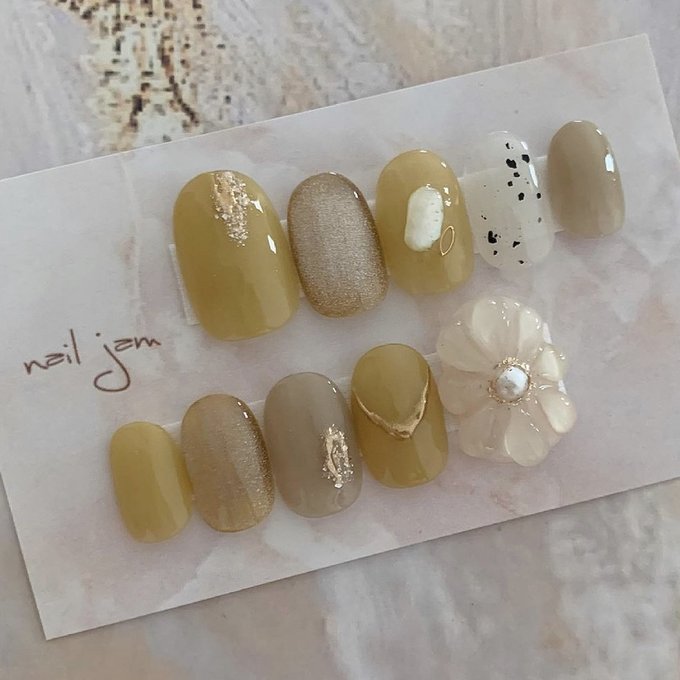 楽天市場】オーダーネイルチップ ぷっくりフラワーのマスタードネイル