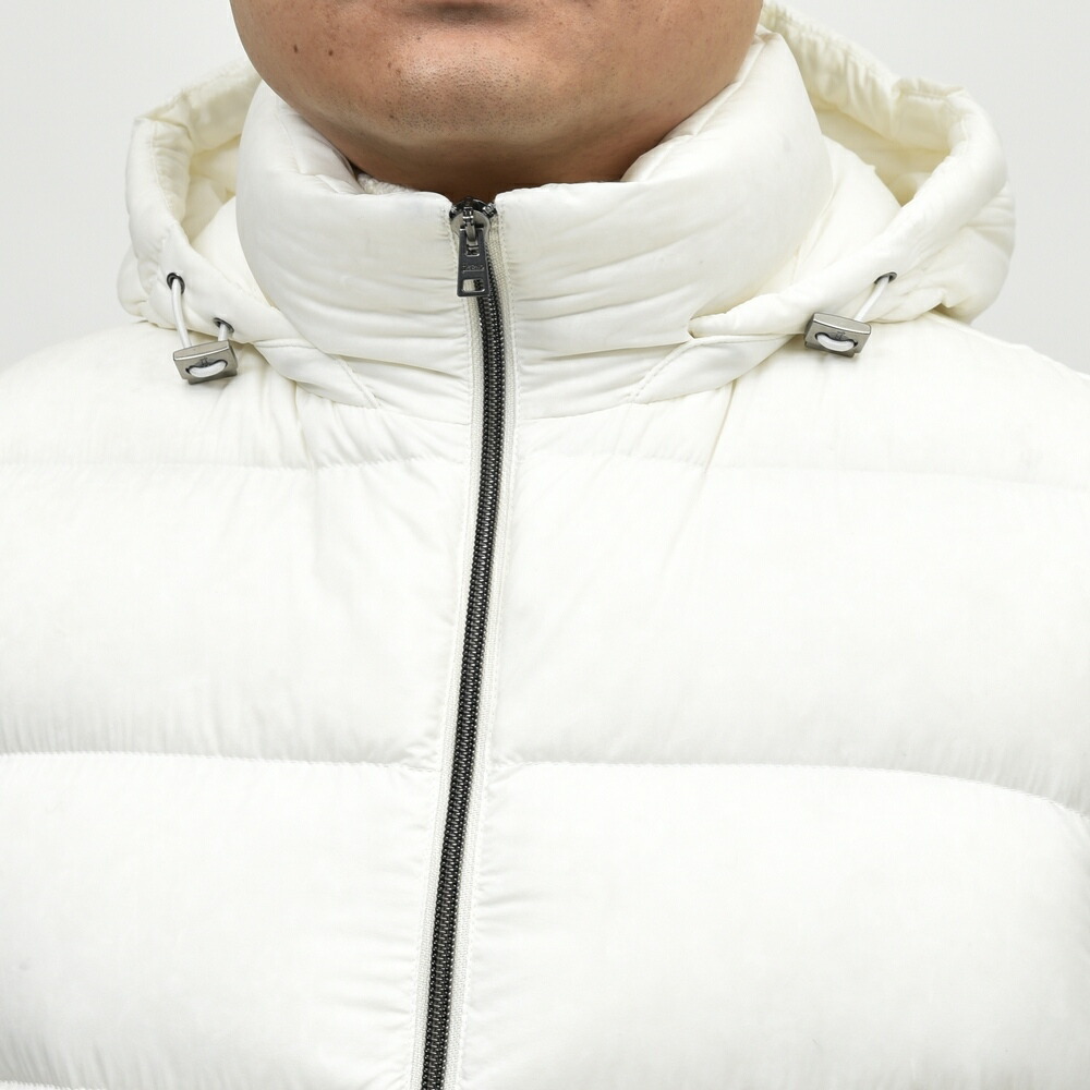 HERNO（ヘルノ）ウォーターレペレントエコナイロンダウンフーディー