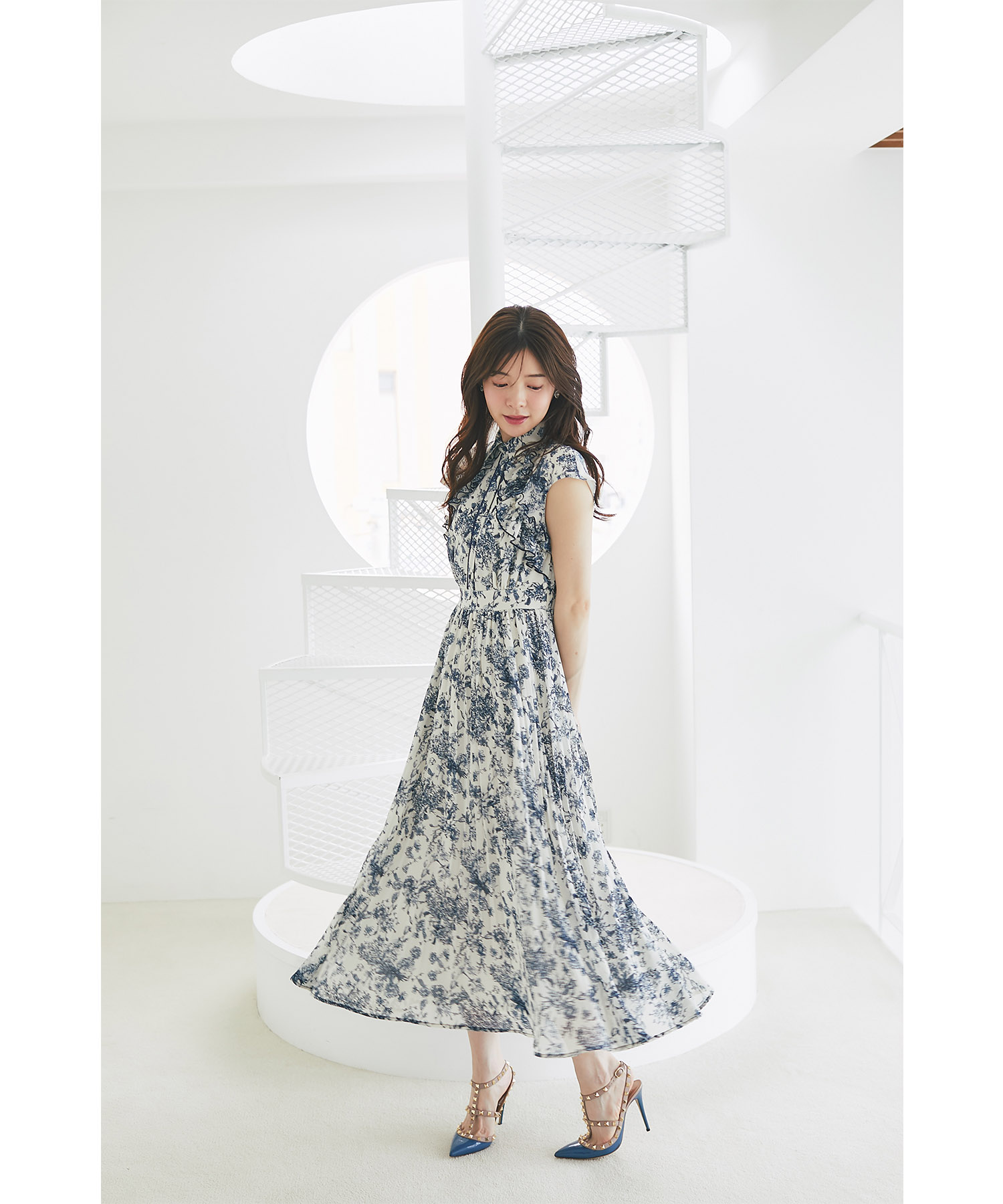 フリル付きフラワープリントシャツプリーツワンピース