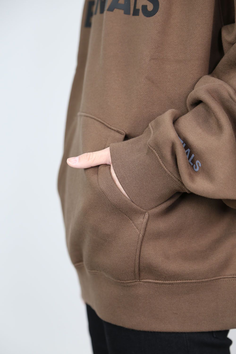 FOG ESSENTIALS - FRONT LOGO HOODIE / ブラウン | Tempt