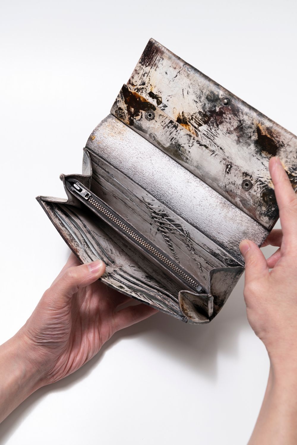 KAGARI YUSUKE - 【1点もの】フラップ付き長財布 [都市型迷彩] / mw07